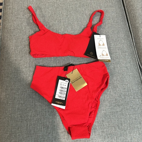 ViX Firenze Zuri Top and Bela Hot Pants Bottom Bikini Set in Red Top M Bottom S - Picture 9 of 16